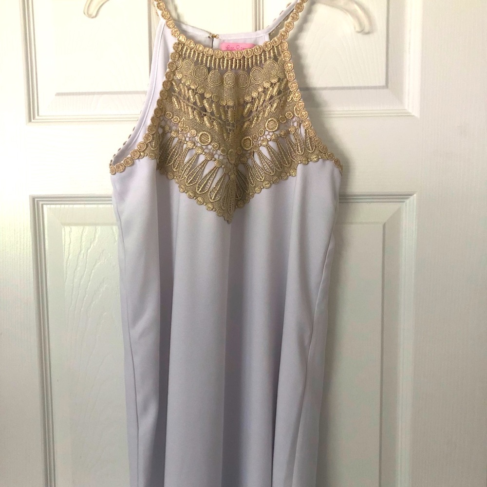 Lilly Pulitzer white and gold dress. So elegant 🤩